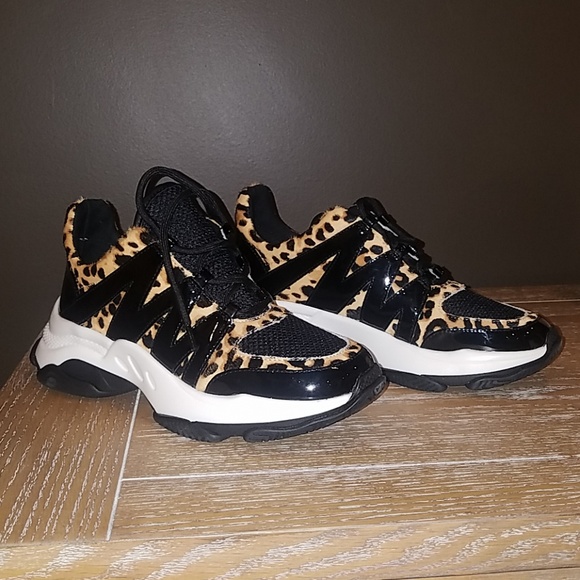 Steve Madden womens sneakers - Picture 1 of 4